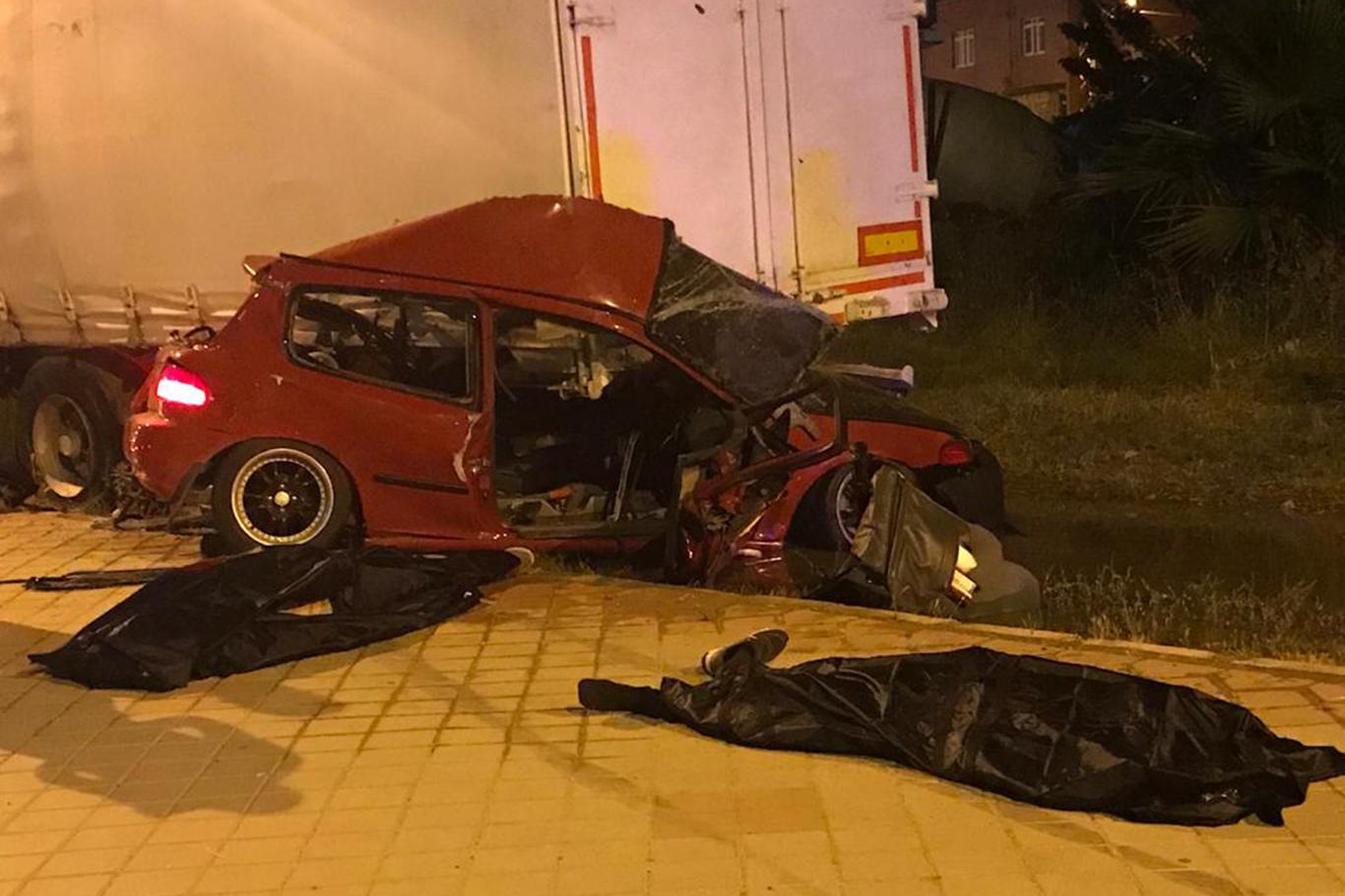 Su birikintisi kazaya neden oldu: 2 ölü